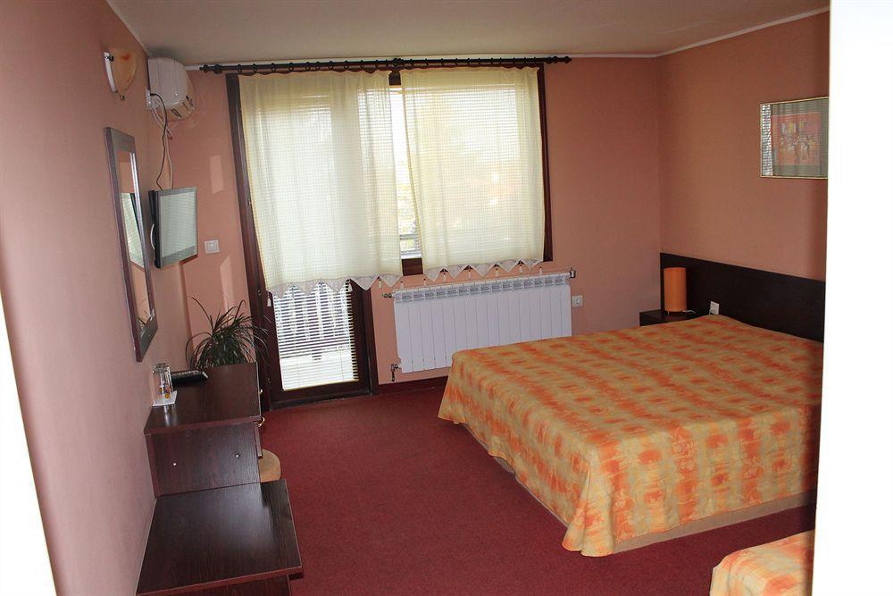 וליקו טורנובו Hotel Elena מראה חיצוני תמונה