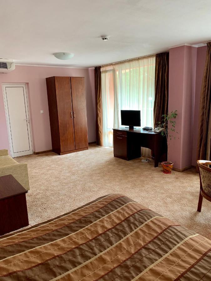 וליקו טורנובו Hotel Elena מראה חיצוני תמונה